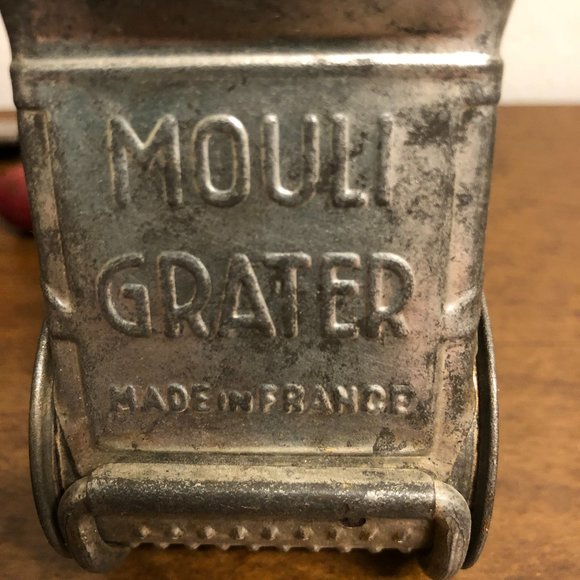 RED HANDLE WIND TINY SIFTER  PASTRY BLENDER MOULI ROTARY HARD CHEESE GRATER - Picture 8 of 14